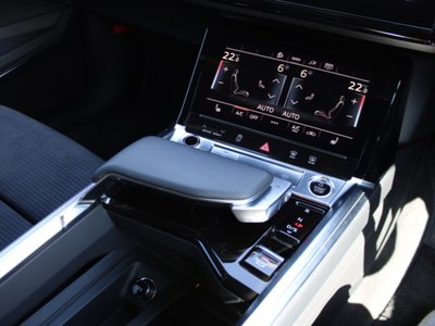 2024 AUDI Q8 SPORTBACK E-TRON thumbnail 33