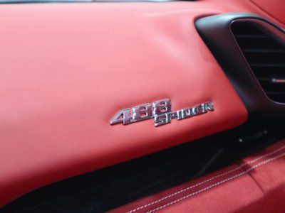 صورة مصغرة 23 لـ 2018 Ferrari 488 SPIDER