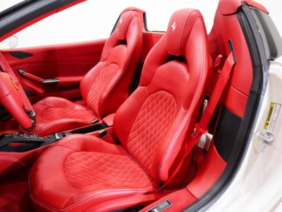 صورة مصغرة 32 لـ 2018 Ferrari 488 SPIDER