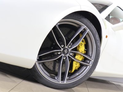 صورة مصغرة 8 لـ 2018 Ferrari 488 SPIDER