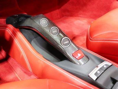 صورة مصغرة 21 لـ 2018 Ferrari 488 SPIDER