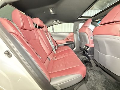 2023 Lexus ES — миниатюра 29