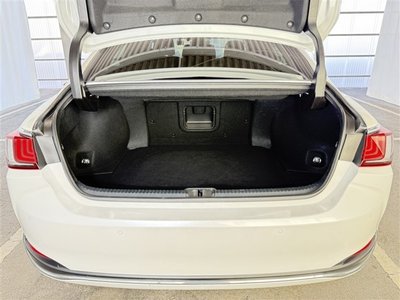 2023 Lexus ES — миниатюра 32