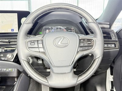 2023 Lexus ES — миниатюра 17