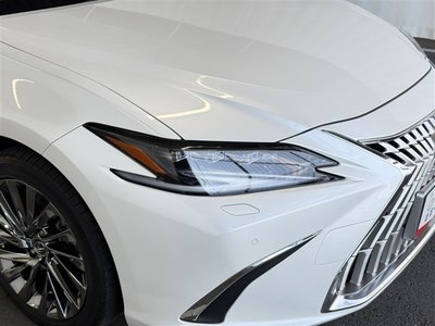 2023 Lexus ES — миниатюра 33