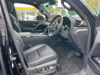 2023 Lexus LX — миниатюра 16