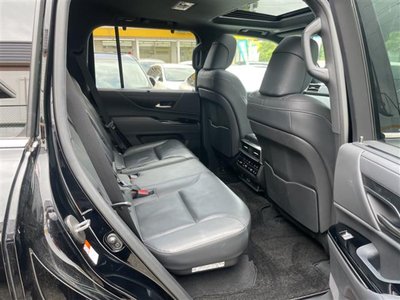 2023 Lexus LX — миниатюра 18