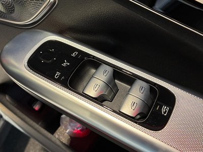 2026 Mercedes-BENZ EQE thumbnail 18