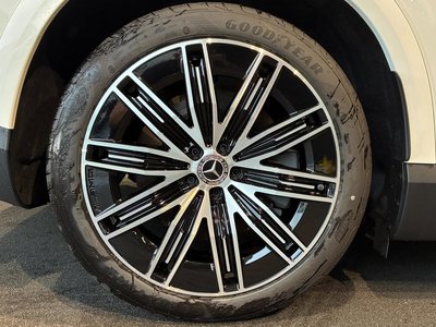 2026 Mercedes-BENZ EQE photo 7