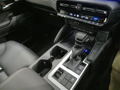 2025 Toyota LAND CRUISER 250 thumbnail 28