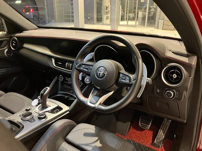 صورة 4 لـ 2025 ALFA Romeo STELVIO