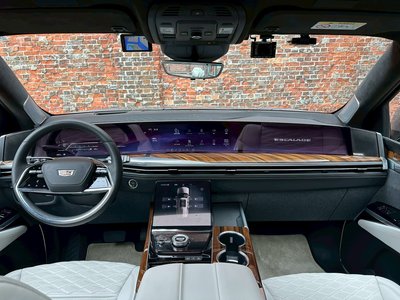 2025 Cadillac ESCALADE — миниатюра 3