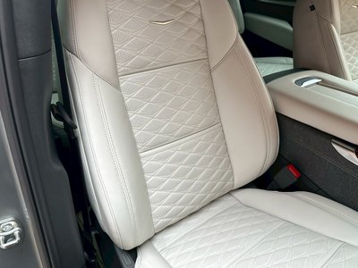 2025 Cadillac ESCALADE — миниатюра 39