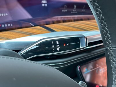 2025 Cadillac ESCALADE — миниатюра 45