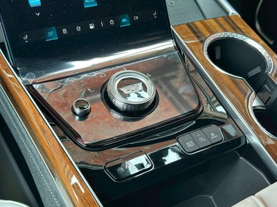 2025 Cadillac ESCALADE — миниатюра 52