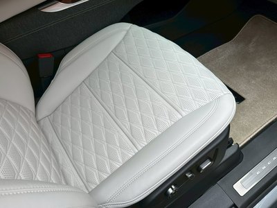 2025 Cadillac ESCALADE — миниатюра 40