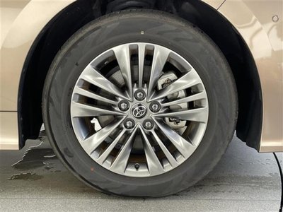 صورة 26 لـ 2024 Toyota ALPHARD