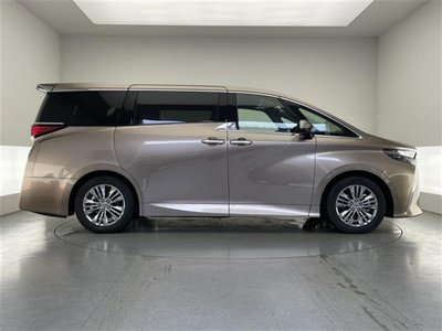 صورة 40 لـ 2024 Toyota ALPHARD