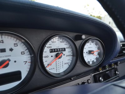 1992 Porsche 911 — миниатюра 10