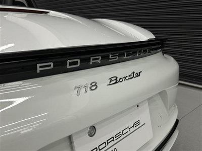 2018 Porsche 718 photo 9