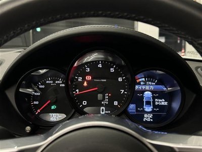 2018 Porsche 718 thumbnail 19