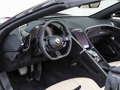 2025 Ferrari ROMA SPIDER thumbnail 6