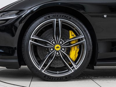 2025 Ferrari ROMA SPIDER thumbnail 30
