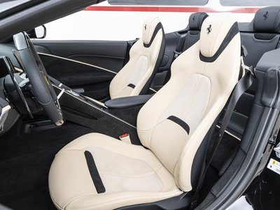 2025 Ferrari ROMA SPIDER thumbnail 3