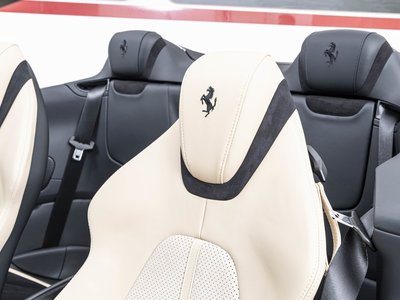 2025 Ferrari ROMA SPIDER thumbnail 4