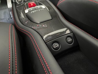 صورة 114 لـ 2010 Ferrari 458 ITALIA
