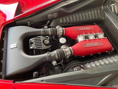 صورة 3 لـ 2010 Ferrari 458 ITALIA