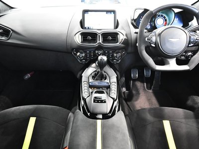 2020 Aston Martin VANTAGE — миниатюра 21
