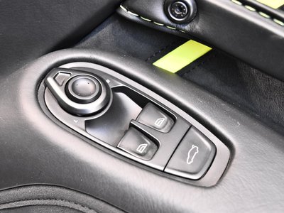 2020 Aston Martin VANTAGE — миниатюра 17