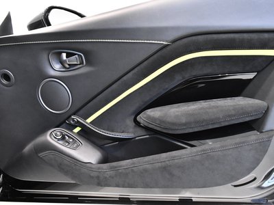2020 Aston Martin VANTAGE — миниатюра 14