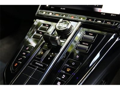 صورة 15 لـ 2025 Aston Martin VANTAGE