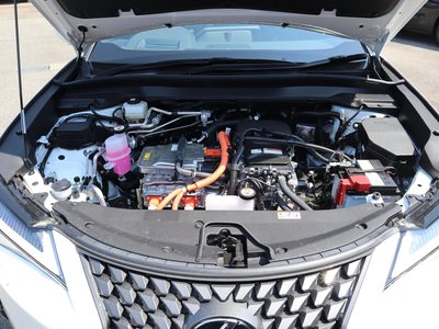 2025 Lexus UX — миниатюра 17