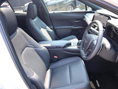 2025 Lexus UX — миниатюра 14