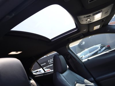 2025 Lexus UX — миниатюра 13