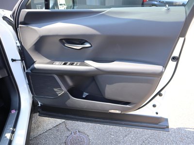 2025 Lexus UX — миниатюра 12