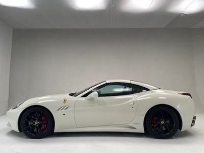 2010 Ferrari CALIFORNIA — фото 2