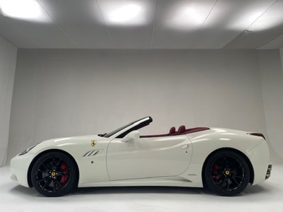 2010 Ferrari CALIFORNIA — фото 1