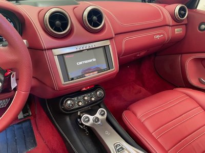 2010 Ferrari CALIFORNIA — фото 11