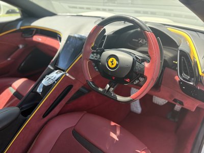صورة 16 لـ 2024 Ferrari ROMA SPIDER