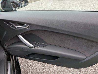 صورة مصغرة 12 لـ 2016 AUDI TT