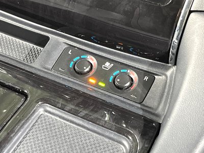 2023 Toyota ALPHARD — фото 38