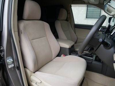 2020 Toyota LAND CRUISER PRADO photo 2