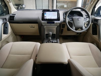 2020 Toyota LAND CRUISER PRADO photo 13