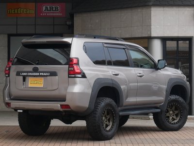 2020 Toyota LAND CRUISER PRADO photo 3