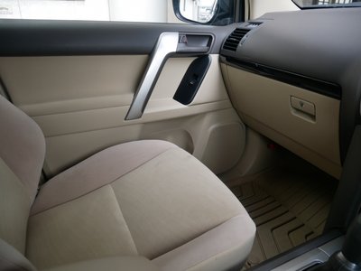 2020 Toyota LAND CRUISER PRADO thumbnail 25