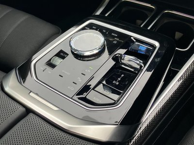 2025 BMW I7 thumbnail 27